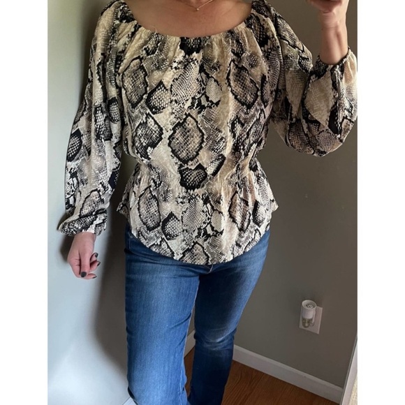 Rue 21 Snake/Python print Womens scooped necked top/blouse/shirt, Size XL - Picture 6 of 16